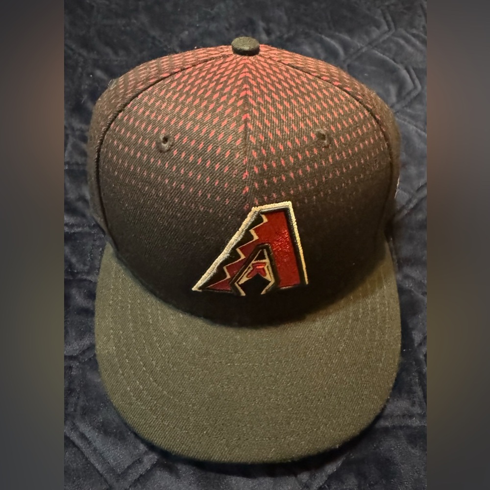 Arizona Diamondbacks Black With Red Diamond Fade Pattern 2016 New Era Hat 7 1/4
